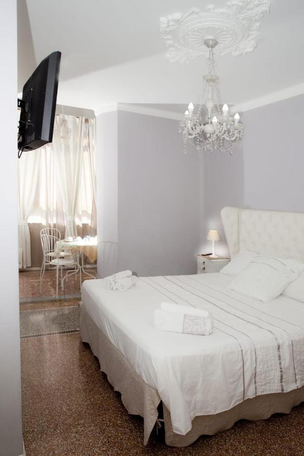 B&B Elisir Албенга Екстериор снимка