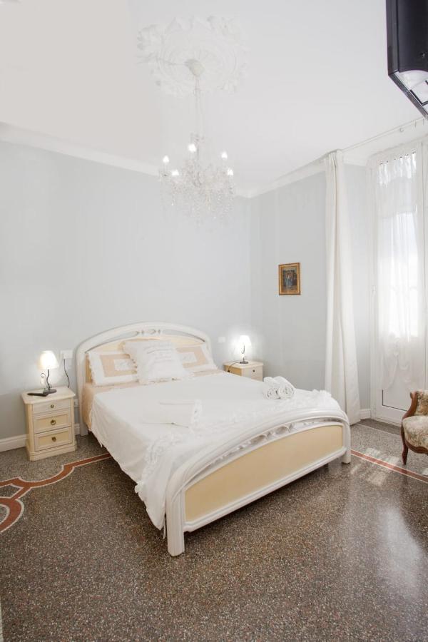 B&B Elisir Албенга Екстериор снимка