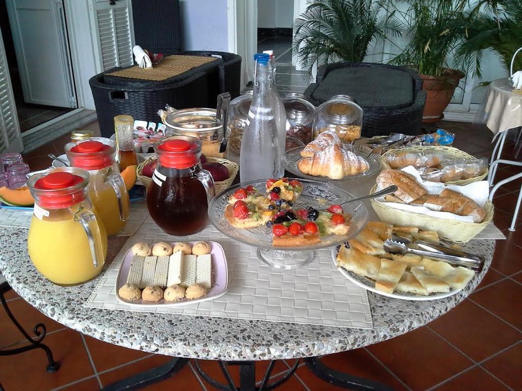 B&B Elisir Албенга Екстериор снимка